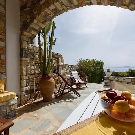 Balloo - A House Gazing Out On The Aegean Blue Semesterbostad Aspro Chorio